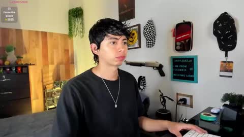 andy_guez_11 online show from March 2025 12:41:02 PM