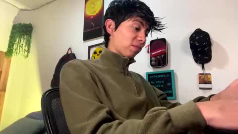 andy_guez_11 online show from March 2025 10:13:02 AM