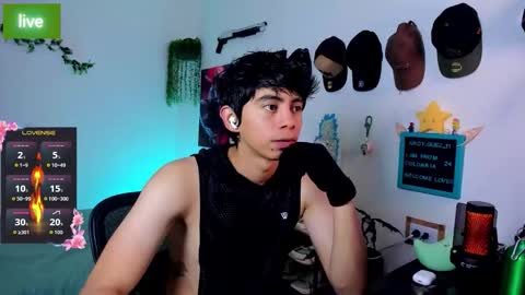 andy_guez_11 online show from September 2025 10:06:01 AM