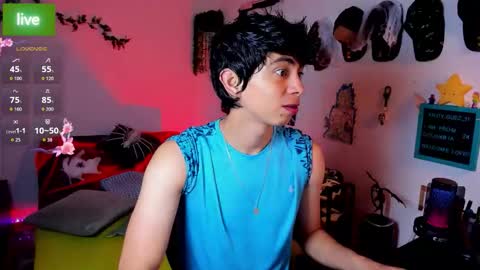 andy_guez_11 online show from October 2025 10:02:02 AM