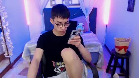 Andy online show from April 2026 04:01:01 AM