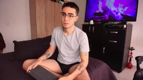 Snapshot of andy_shaaw chatting on January 2026 01:48:02 PM Andres online show from January 2026 01:48:02 PM
