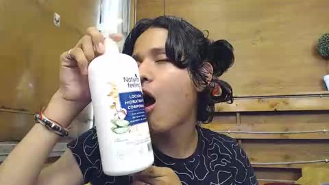 andy online show from November 2025 07:35:01 PM