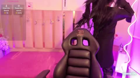 Andy tay online show from October 2025 04:56:02 AM