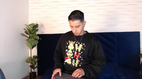 Andy Joy  online show from December 2024 11:33:01 AM