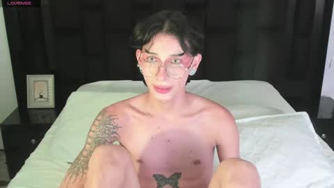 Snapshot of andywiills chatting on February 2025 12:26:01 AM Andy online show from February 2025 12:26:01 AM