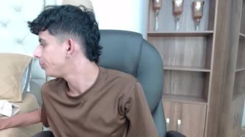 andyxibrat online show from April 2026 06:42:01 PM