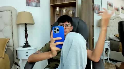 andyxibrat online show from May 2026 06:59:01 PM