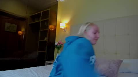 Anet Dream online show from December 2025 07:09:01 PM