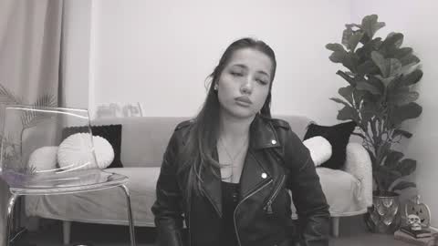 angel__vibe online show from April 2026 07:37:01 PM