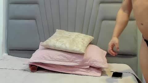 Angel online show from November 2025 03:18:02 AM