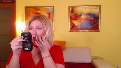 Alice PRIVATE IS OPEN online show from October 2025 03:54:01 PM