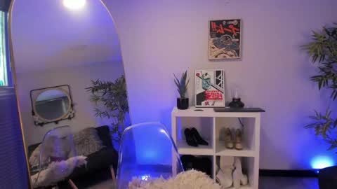 Angel Cooper online show from June 2026 12:29:01 PM