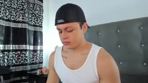 Angel Cuervo online show from December 2024 12:33:02 PM