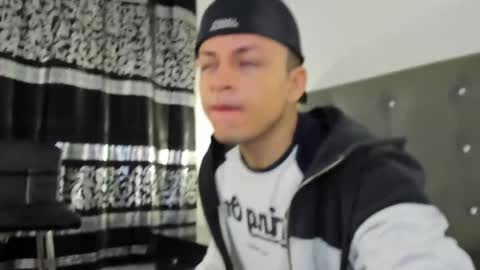 Angel Cuervo online show from December 2024 12:45:02 PM