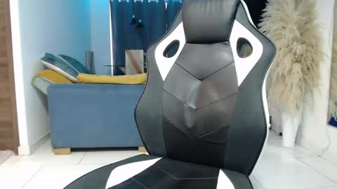 Angel Curl online show from April 2026 09:39:33 PM