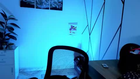 Snapshot of angel_dragun chatting on October 2025 04:23:02 AM Angel-dragun online show from October 2025 04:23:02 AM