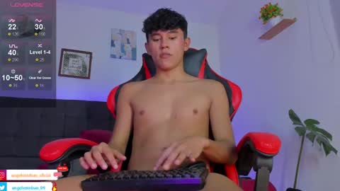 Snapshot of angel_esteban_fx chatting on October 2025 04:10:02 AM ngel Esteban online show from October 2025 04:10:02 AM