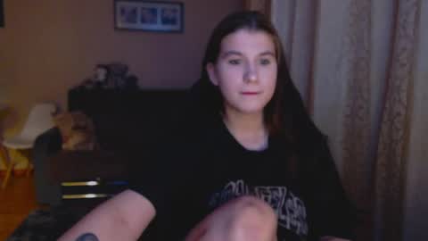 Snapshot of angel_gelya chatting on June 2026 04:01:01 PM Angel online show from June 2026 04:01:01 PM