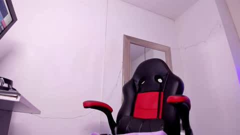 angel hardy online show from November 2025 11:31:01 AM