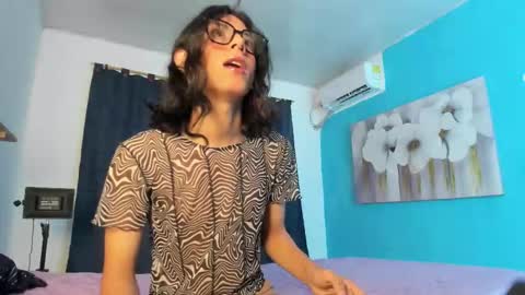 Snapshot of angel_hasss chatting on September 2025 02:44:02 AM Angel of your dreams online show from September 2025 02:44:02 AM