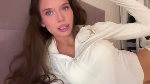 isia online show from April 2026 09:40:02 PM