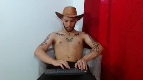 angel_kyrozz online show from October 2025 07:37:01 PM