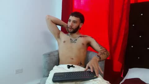 angel_kyrozz online show from October 2025 07:27:01 PM