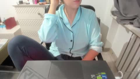 Snapshot of angel_lee__ chatting on February 2025 12:19:02 PM angel_lee__ online show from February 2025 12:19:02 PM