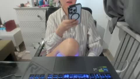 Snapshot of angel_lee__ chatting on February 2025 06:29:02 AM angel_lee__ online show from February 2025 06:29:02 AM