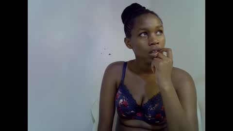 angel_mia5 online show from December 2025 11:49:02 AM