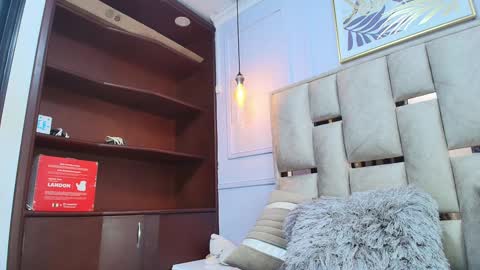 Nicolle  online show from January 2025 11:32:02 AM