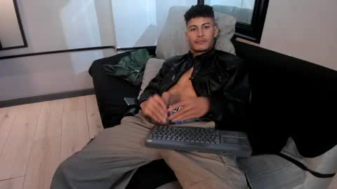 Snapshot of angel_silva_ chatting on April 2026 12:29:02 PM Angel online show from April 2026 12:29:02 PM