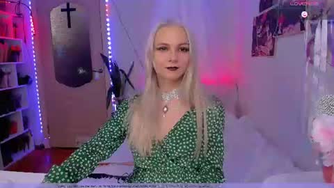 Frida A boost to fortune for the one who gives a thumbs up and a bonus lucky for those who support me by joining the fanclub online show from June 2026 03:38:02 PM