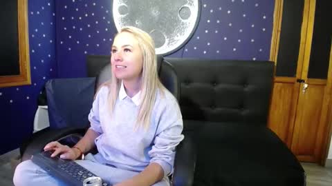 Angel online show from December 2025 03:15:02 AM