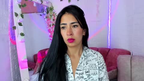 Snapshot of angela_black_hair chatting on December 2024 10:45:02 AM Angela black hair online show from December 2024 10:45:02 AM