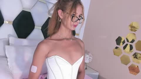 Snapshot of angela_garciaa chatting on May 2026 08:05:02 PM angela_garciaa online show from May 2026 08:05:02 PM