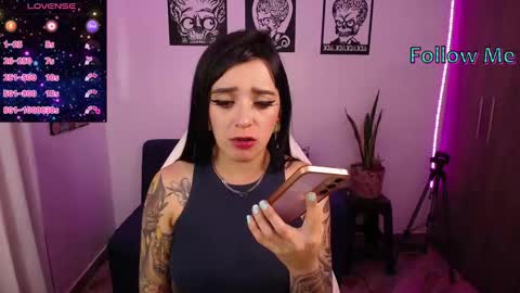 Angela online show from November 2025 10:21:02 PM