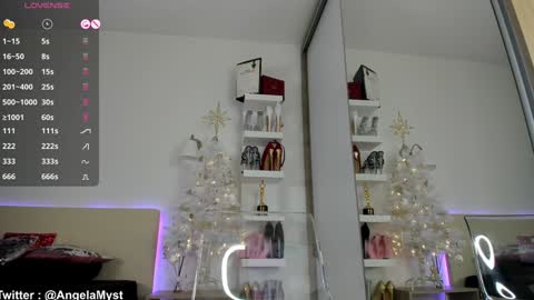 Angela online show from December 2024 09:32:02 AM