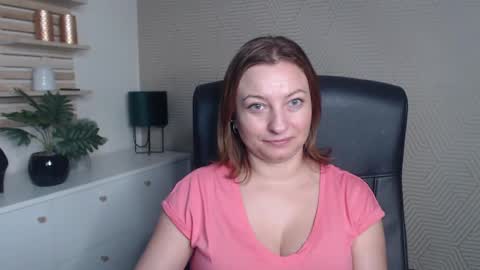 Angela online show from October 2025 06:50:02 AM
