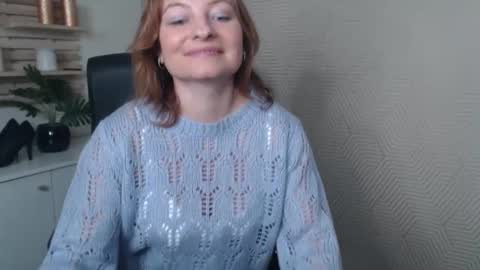 Angela online show from November 2025 07:07:01 AM