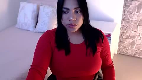 Angela online show from September 2025 07:05:01 PM
