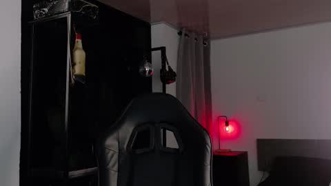 Snapshot of angelabl0odborne chatting on October 2025 07:35:02 PM Angela help me reach 100 thumbs up online show from October 2025 07:35:02 PM