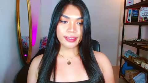 Snapshot of angeladrew73 chatting on February 2025 12:30:02 PM Angela online show from February 2025 12:30:02 PM