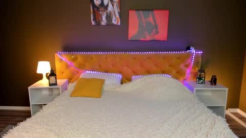 angelawallace online show from February 2025 08:17:01 AM