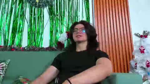 Snapshot of angelbennet_ chatting on December 2024 06:41:02 AM Angel Bennet online show from December 2024 06:41:02 AM