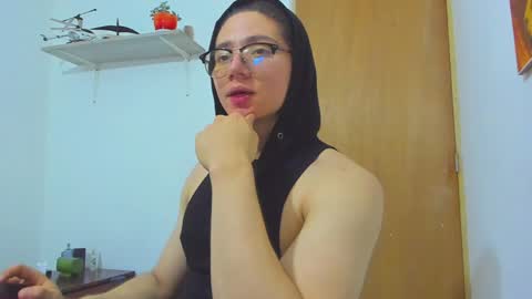 Snapshot of angelbennet_ chatting on February 2025 03:06:01 AM Angel Bennet online show from February 2025 03:06:01 AM