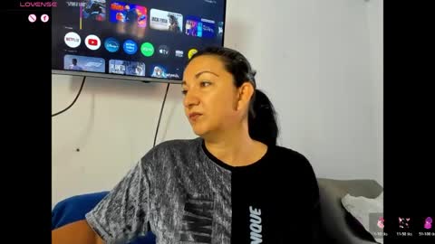 Snapshot of angelblue972344 chatting on June 2026 01:46:01 PM angel online show from June 2026 01:46:01 PM