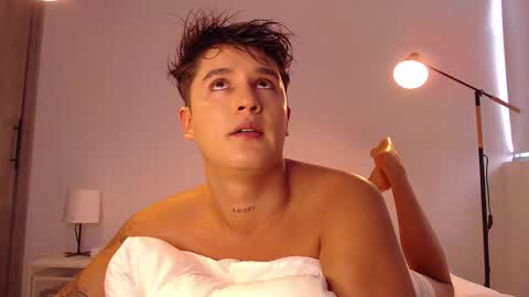 Angel online show from November 2025 07:02:01 PM