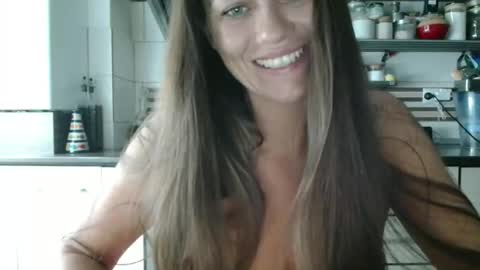 Snapshot of angeleyes89 chatting on September 2025 11:21:02 AM AngelEyes online show from September 2025 11:21:02 AM
